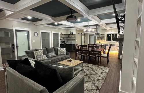 Knoxville Casa | Cozy house 8 minutes from downtown knoxville 25 minutes from Sevierville