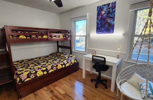 Northeast Raleigh Casa | Cozy house in quiet area and close to everything. 7 miles from Raleigh downtown