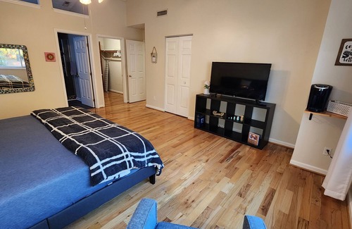 Northeast Raleigh Casa | Cozy house in quiet area and close to everything. 7 miles from Raleigh downtown