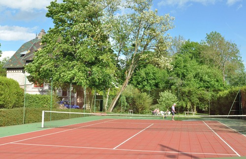Longchamp Villa | Acogedora casa en el campo, parque y tenis, billar, Côte des vins