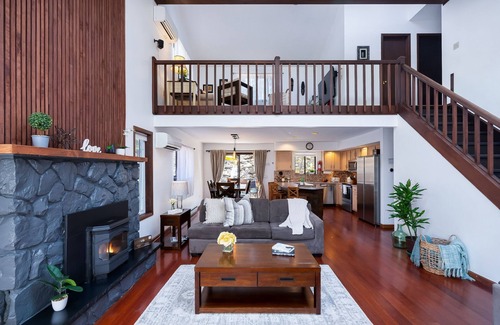 East Stroudsburg Chalet De Esquí | ★★★★★ Acogedora casa con una encantadora casa de árbol de cuento de hadas