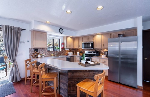 East Stroudsburg Chalet De Esquí | ★★★★★ Acogedora casa con una encantadora casa de árbol de cuento de hadas
