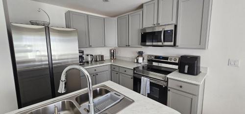 Port Charlotte Casa | Cozy house with a Heated Swim spa
