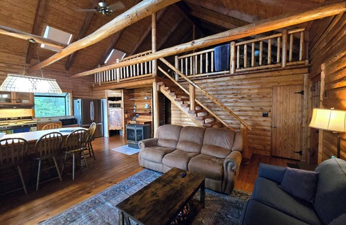 Oriental Casa | Cozy house with deep water private dock