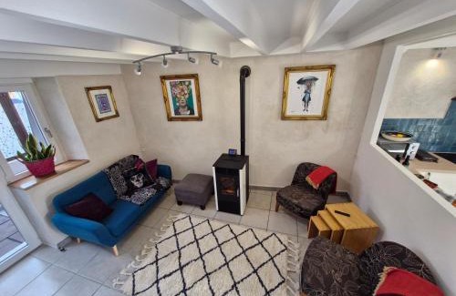 Jarnages Casa | Cozy House with Garden & Hot Tub