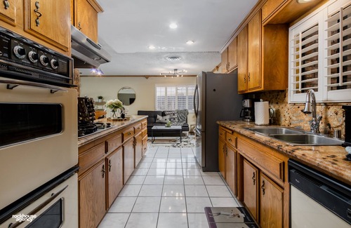 Greenacres Casa | Cozy Hygge Home 3 habitaciones, 2 baños con piscina y 2 camas King