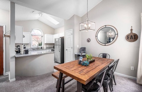 Cary Casa | Cozy Industrial Kildaire Farms Home- near Downtown