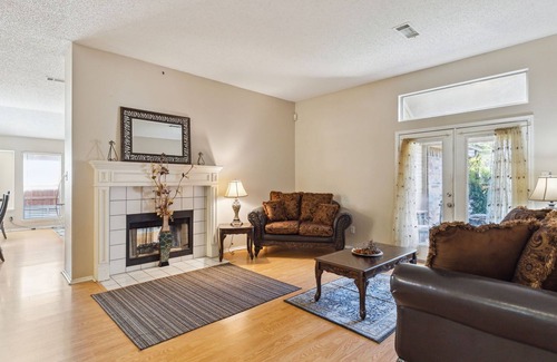 Southwest Arlington Casa | Cozy + Inviting 4BR Home in Arlington