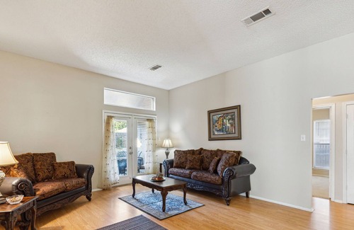 Southwest Arlington Casa | Cozy + Inviting 4BR Home in Arlington