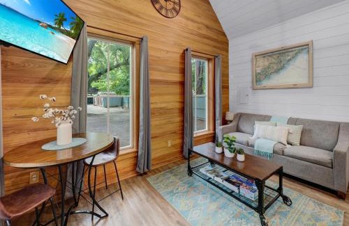 Charleston Casa | Cozy Island Cottage