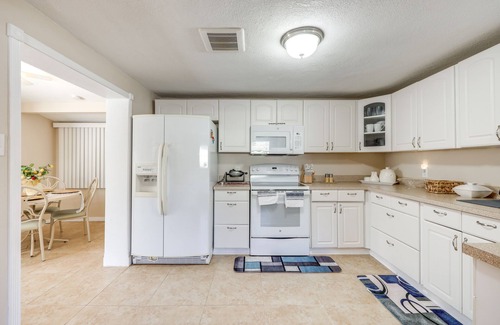 Northside Casa | Cozy Jacksonville Home ~ 12 Mi to Downtown!