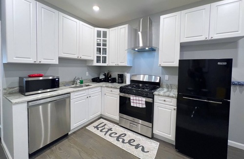 East Orange Casa | Cozy King Bed suite w/ free Parking ,Self check in and WiFi
