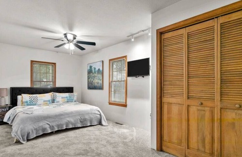 Independence Casa | Cozy King Beds OffSt Parking Mins from Attractions