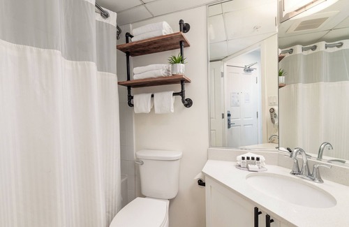 Whistler Cay Heights Apartamento | Cozy King Studio