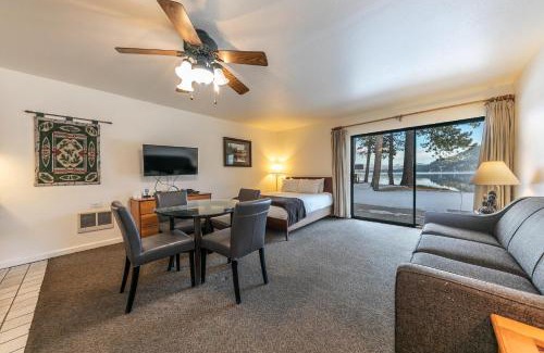 Truckee Casa | Cozy King Studio w/Lake View #145 at Donner Lake Village