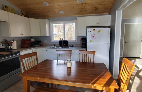 Bottineau Cabina | Cozy Lakefront Cabin