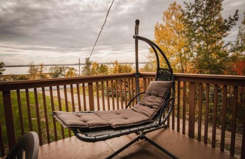 Parkland County Casa | Cozy lake cottage