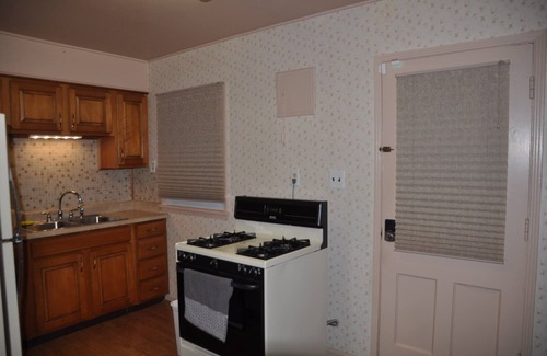 Erie Casa | Cozy Lake Erie Bungalow!