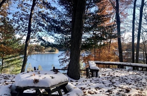 Irons Casa | Cozy, Lake Front Cottage Close To It All! Fishing, Hunting, Hiking & Much More!