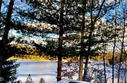 Irons Casa | Cozy, Lake Front Cottage Close To It All! Fishing, Hunting, Hiking & Much More!