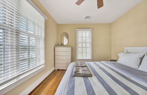Smith Mountain Lake Casa | Cozy Lake-Front Home with Private Sandy Beach