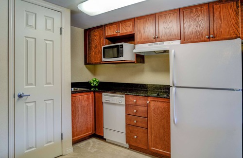 Lake Louise Condominio | Cozy Lake Louise Retreat | Jacuzzi + Fireplace