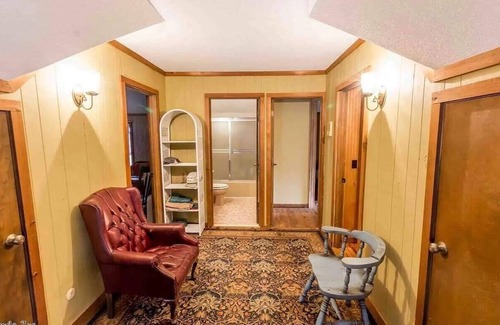 Drasco Casa | Cozy lake retreat at Tannenbaum Golf Club. Perfect for viewing the Eclipse!