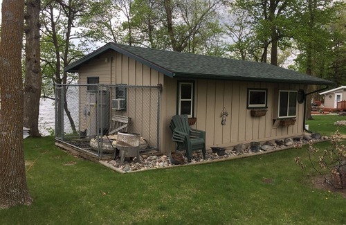Detroit Lakes Cabina | Lake Sallie - Classic Lake Cottage con fachada en 2 lagos!
