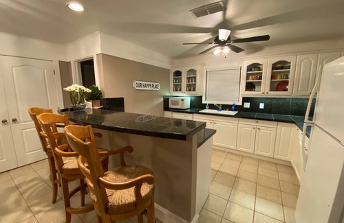 Azle Casa | Cozy Lakefront Cottage on Eagle Mountain Lake