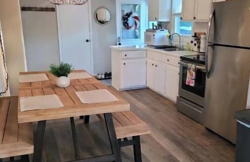 Lake George Cabaña | Cozy LakeFront Cottage on All-Sports Lake George