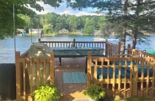 Lake George Cabaña | Cozy LakeFront Cottage on All-Sports Lake George