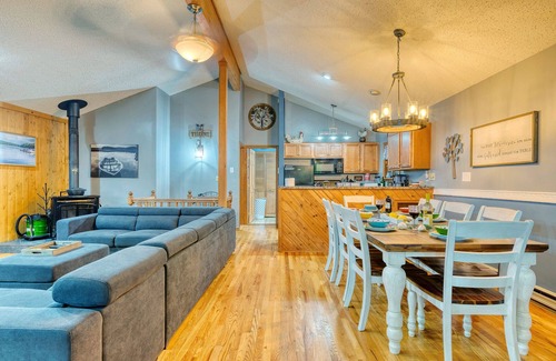 Lake Ariel Casa | Cozy Lakefront Home Steps to Pool and Lake