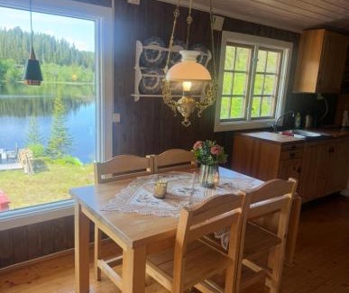 Skaun Otro | Cozy lakeside cabin