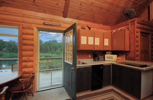 Littleport Cabina | Cozy Lakeview Chalet