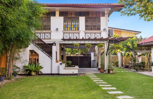 Las Pinas Casa | Cozy Las Pinas Haven with Big Garden, Pet Friendly - Near Super Market and the Airport
