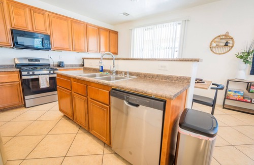 North Las Vegas Casa | Cozy Las Vegas home! Family friendly! Sleeps 8