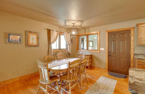 Lead Casa | Cozy Lead Cabin with Deck Less Than 1 Mi to Ski Slopes!