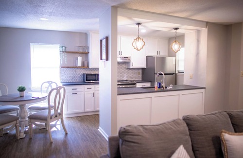 Albany Casa | Cozy Leesburg, Ga Retreat, Remodeled and designed for comfort. Pet-Friendly!