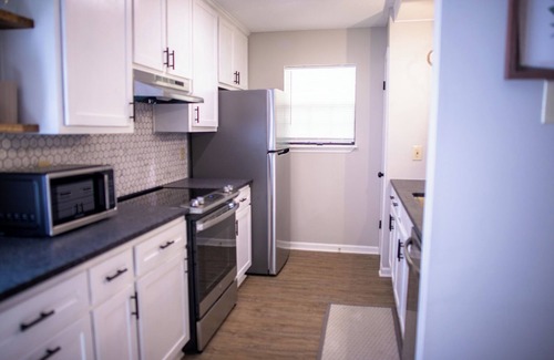 Albany Casa | Cozy Leesburg, Ga Retreat, Remodeled and designed for comfort. Pet-Friendly!