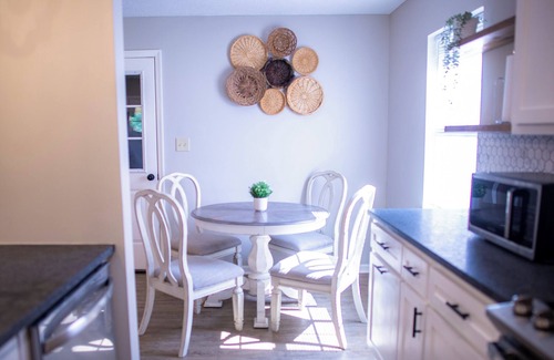 Albany Casa | Cozy Leesburg, Ga Retreat, Remodeled and designed for comfort. Pet-Friendly!