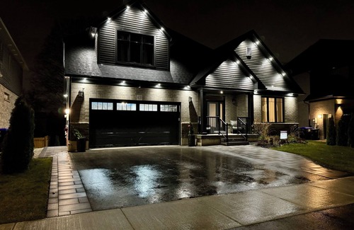 Collingwood Casa | Cozy Licensed Collingwood Suite & Spa – 1BR + Family Room Near Blue Mountain!