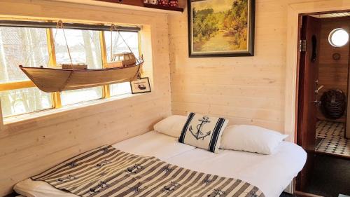Parnu Casa | Cozy little house with sauna on a fishing boat
