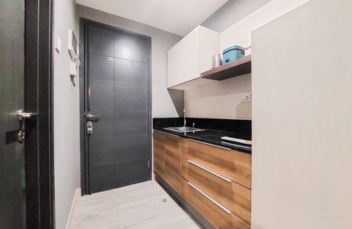 Pinang Apartamento | Cozy Living 1Br Collins Boulevard Apartment