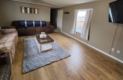 McLean County Casa | Cozy living in the center of fishing and hunting