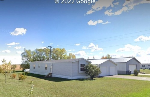 McLean County Casa | Cozy living in the center of fishing and hunting