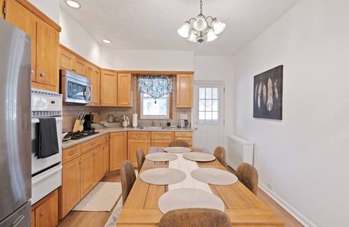 Lodi Apartamento | Cozy Lodi Home |23m to NYC| 3Car Driveway, Cozy Lodi Home |23m to NYC| 3Car Driveway