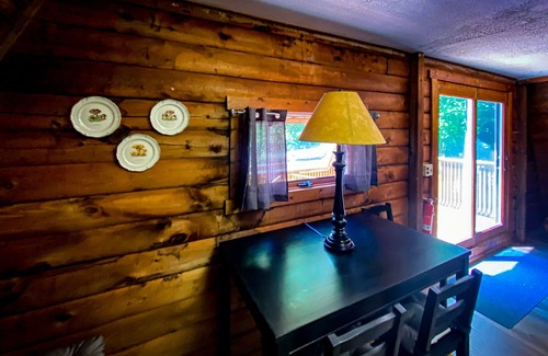 Wurtsboro Cabina | Cozy Loft Cabin high above Bashakill Wildlife Refuge