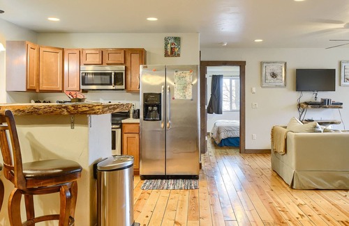 Spearfish Cabina | Cozy Loft Near Downtown Spearfish & City Park! Walk to Festivals/Restaurants