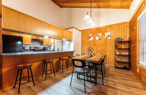 Heber Springs Cabina | Cozy Log Cabin Retreat - Minutes from fly fishing!!