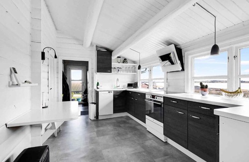 Kirke Saaby Casa | Cozy Log Cabin With A View Of The Water